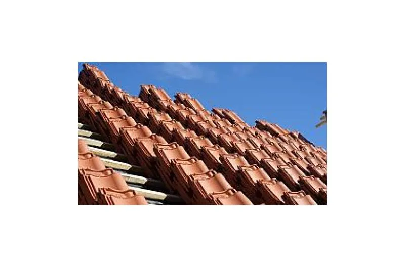 Galeriebild dachdeckermeister-schoen-dachziegel-rot.jpg