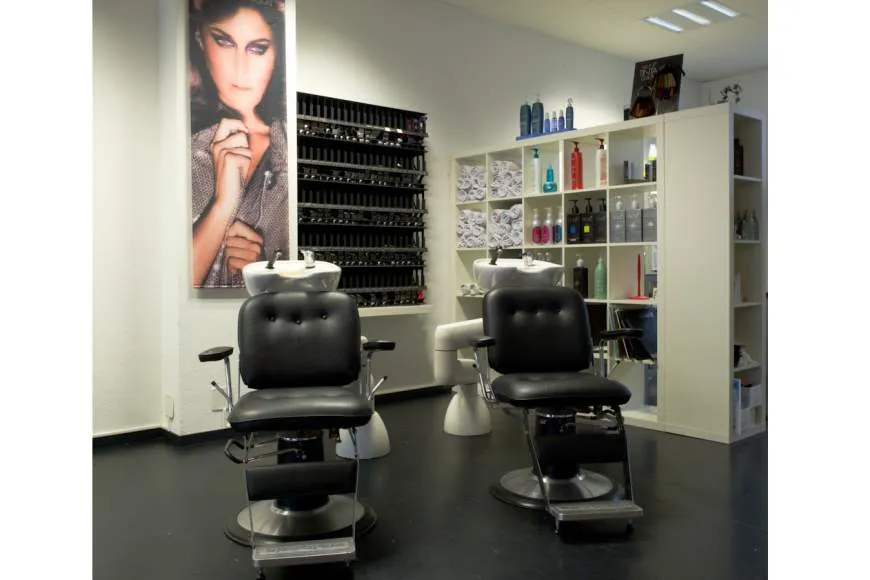 Galeriebild ueber-kurz-oder-lang-coiffure-lang1.jpg