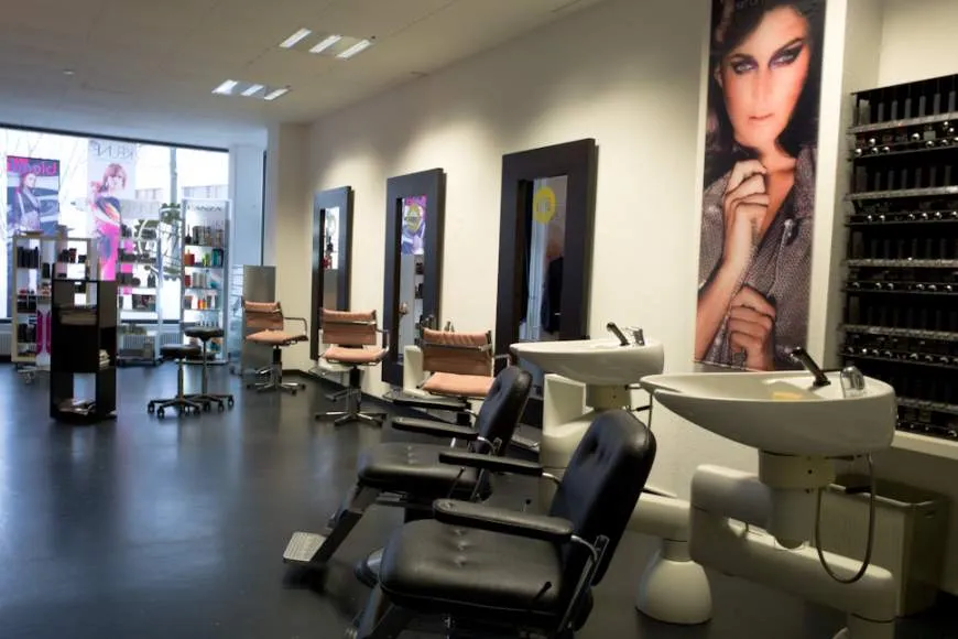 Galeriebild ueber-kurz-oder-lang-coiffure-lang3.jpg