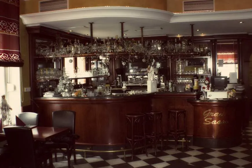 Galeriebild pizzeria-gran-sasso-bar.jpg
