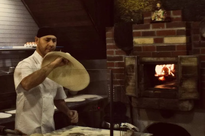 Galeriebild pizzeria-gran-sasso-pizzabaecker.jpg