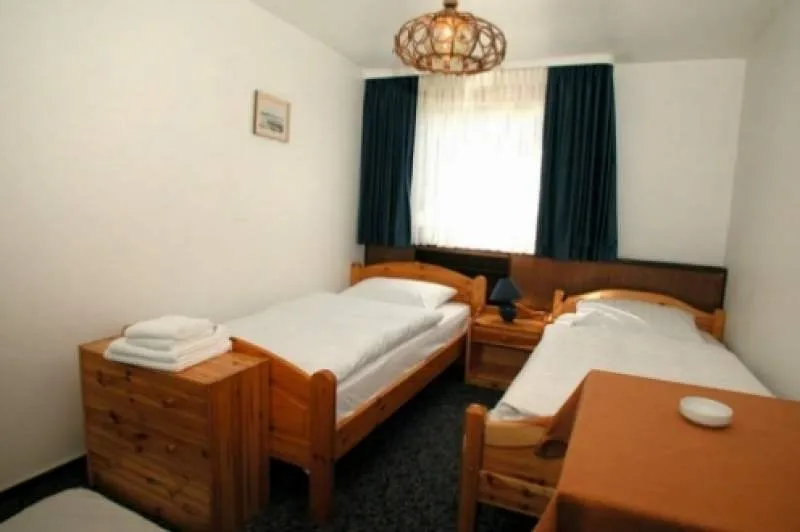 Galeriebild hotelzimmer-zweibett.jpg