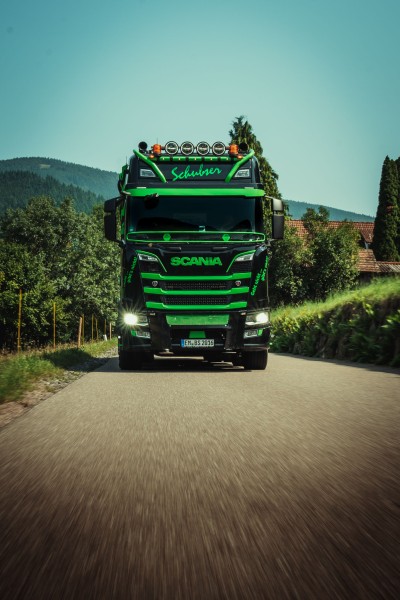 Unternehmen d'Baumschubser Kranarbeiten und Transport GmbH & Co. KG