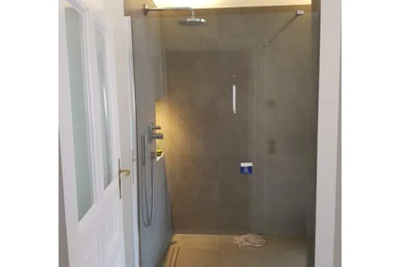 Galeriebild hsu-technik-begehbare-dusche.jpg