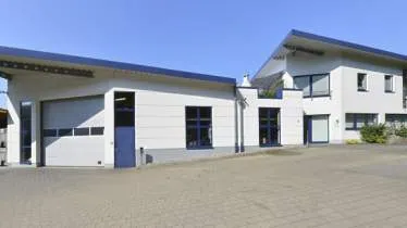 Unternehmen Straka Werkzeugbau GmbH & Co KG