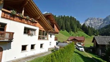 Unternehmen Residence*** Ciasa Miriò